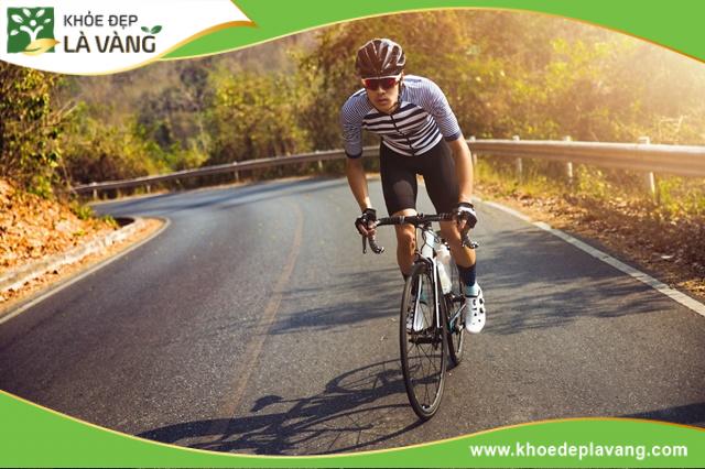 Đạp xe giúp kéo dài chân cho nam giới