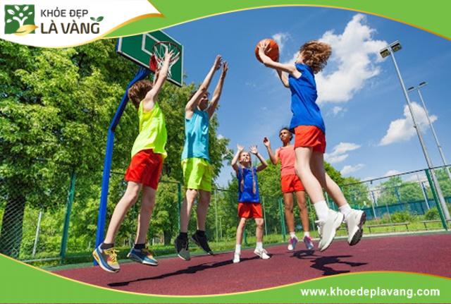 Xương được kéo dài rất tốt khi chơi bóng rổ