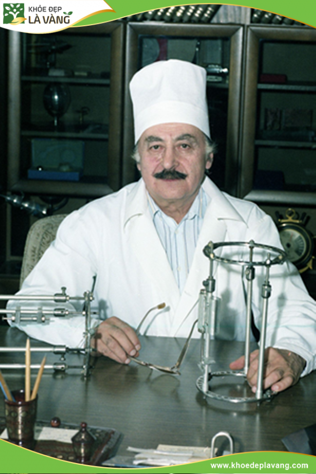 Giáo sư A. Ilizarov người Liên Xô (cũ) cha đẻ của phương pháp kéo dài chân