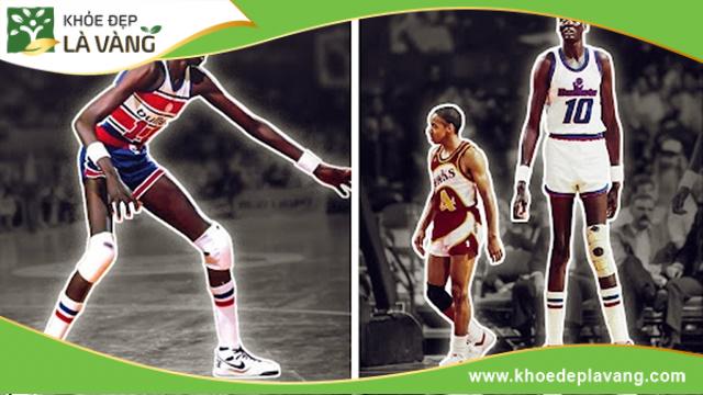 Manute Bol nổi bật với chiều cao khủng trên sàn đấu