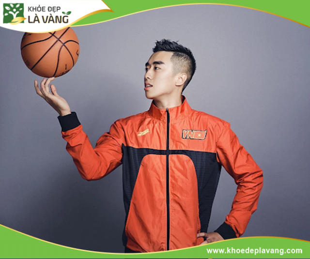 Stefan Nguyễn có biệt hiệu là hotboy bóng rổ với vẻ ngoài điển trai và chiều cao khủng