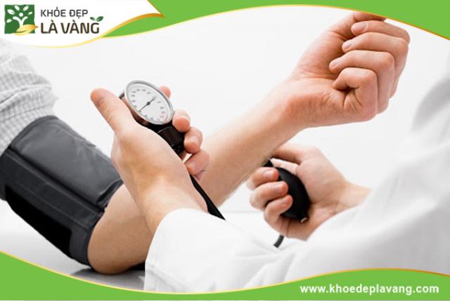 Người bị bệnh huyết áp không nên ăn nhiều nhãn để tránh làm huyết áp tăng nhanh hơn