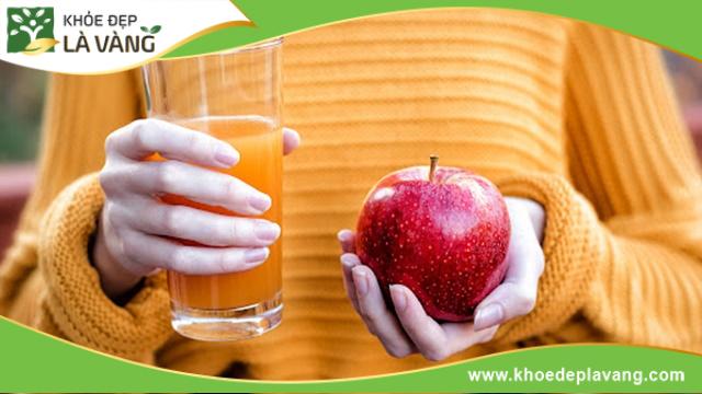 Ăn táo như món tráng miệng, ép nước hoặc ăn như salad đều là những cách không gây mụn