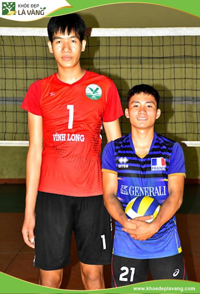 Vận động viên bóng chuyền Nguyễn Duy Khánh sở hữu chiều cao 2m10