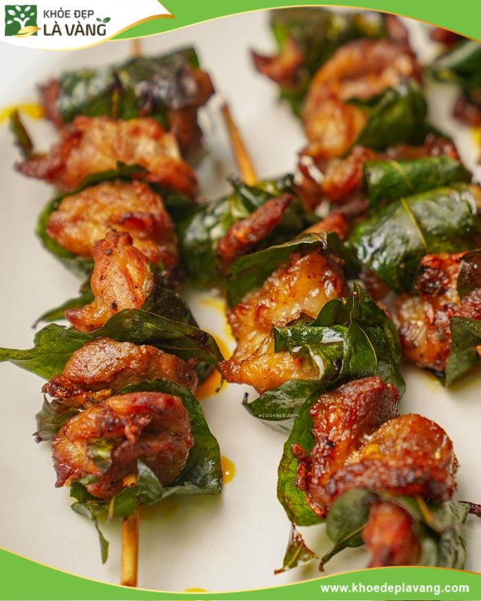 Thịt quay lá mắc mật thơm ngon bổ dưỡng